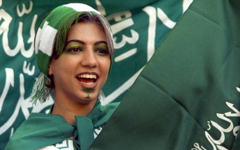 Nữ cổ động viên Saudi Arabia tại Pháp năm 2010. Ảnh: Getty Images