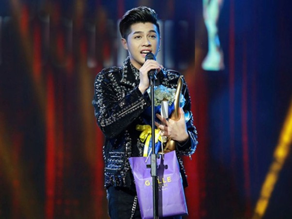 Noo Phước Thịnh giành giải Ca sĩ của năm – Giải Âm nhạc Cống hiến lần 12 - 2017