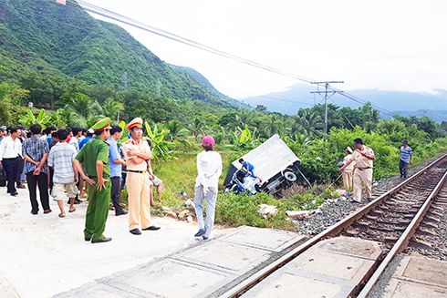 Hiện trường một vụ tai nạn giao thông đường sắt tại thị xã Ninh Hòa.