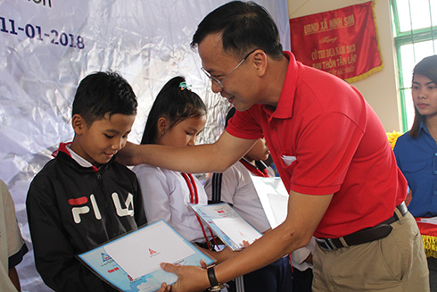 Hỗ trợ người dân thiệt hại do bão hơn 1 tỷ đồng