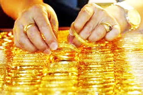 Giá vàng SJC tiếp tục đà suy giảm