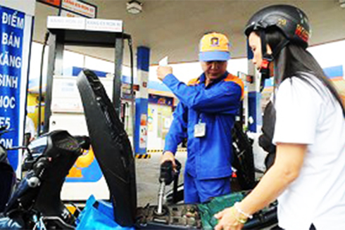 Giá xăng tăng mạnh từ 15h00 hôm nay