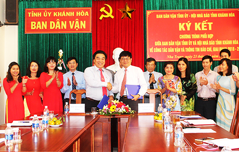 Ký kết chương trình phối hợp