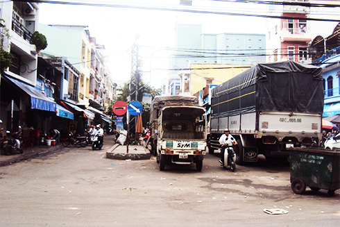 Chiếm lòng đường làm bãi đậu xe