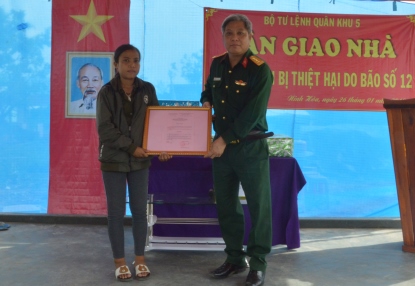 Bộ Chỉ huy Quân sự tỉnh Khánh Hòa bàn giao nhà tình nghĩa