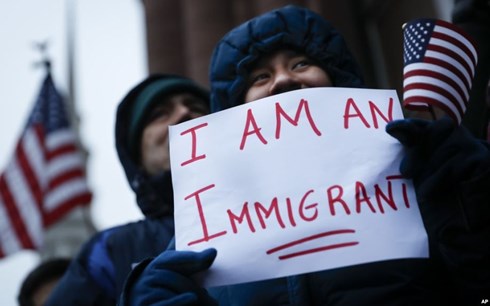 Mỹ thông báo dỡ bỏ lệnh cấm người tị nạn với 11 quốc gia