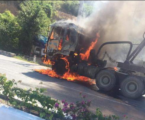 Xe trộn bê tông phát cháy