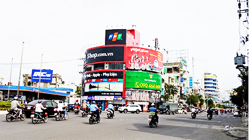 Việc quản lý chặt hoạt động quảng cáo góp phần làm cho phố phường  Nha Trang đẹp hơn.