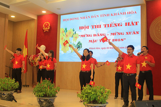 Tiệt mục thi diễn của các thành viên đội thi Văn phòng HĐND tỉnh Khánh Hòa.