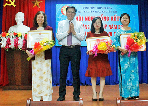 Năm 2017, trao 1.475 suất học bổng, phần thưởng