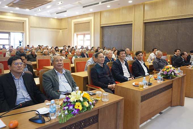 Văn phòng UBND tỉnh Khánh Hòa chúc Tết cán bộ, công chức, viên chức hưu trí