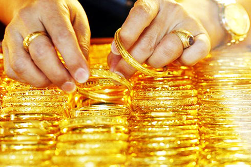 Giá vàng hôm nay bất ngờ lao dốc mạnh