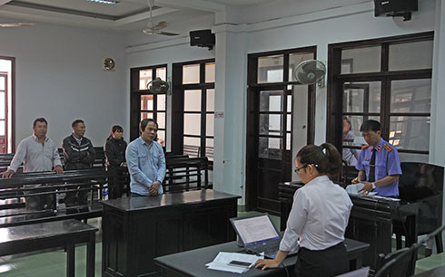 Vào tù vì đánh người khất nợ