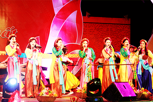 Góp phần phát triển nghệ thuật quần chúng