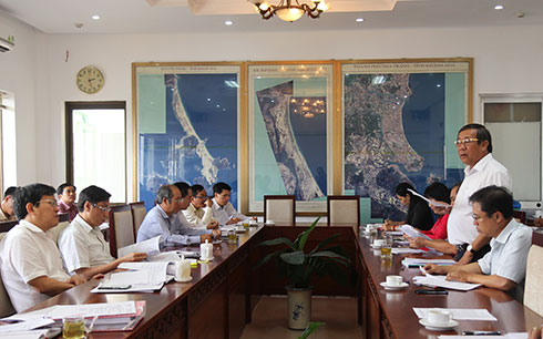 Ông Nguyễn Trọng Thái - Phó Giám đốc Sở Nội vụ báo cáo tại cuộc họp.