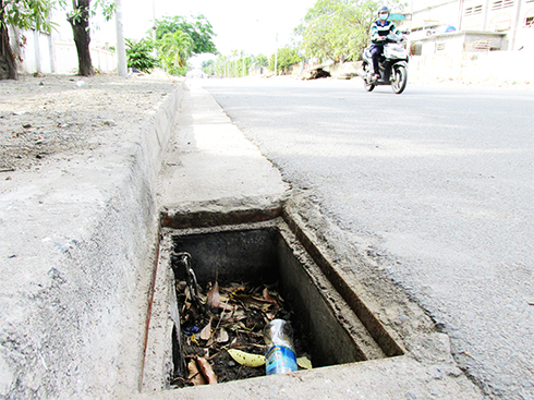 Nhiều nắp cống thoát nước bị mất