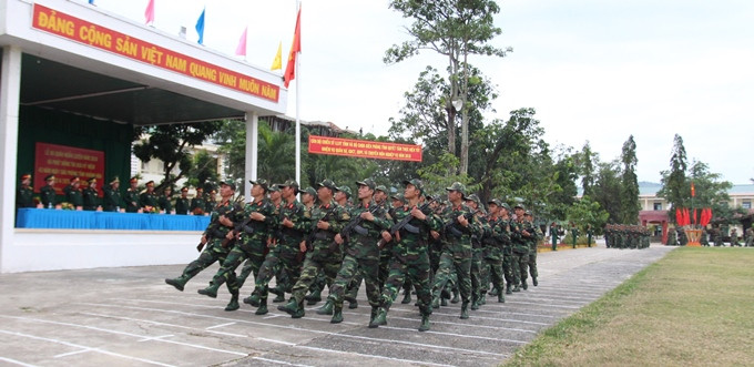 Diễu binh tại buổi lễ.