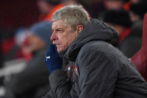 Arsene Wenger, khi lòng tự trọng là quá xa xỉ