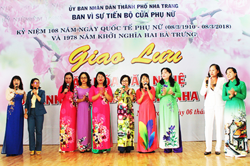 Xây dựng đội ngũ cán bộ lãnh đạo, quản lý là nữ