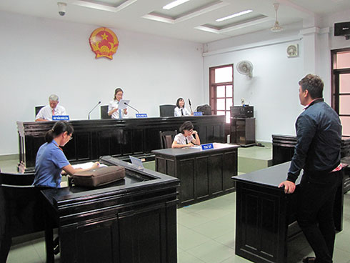 Đi đòi nợ, người cho vay bị đánh