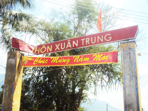 Cần chỉnh trang lại bảng cổng chào