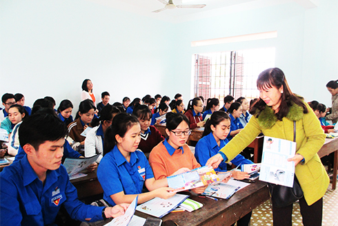 Đưa dịch vụ kế hoạch hóa gia đình đến giới trẻ