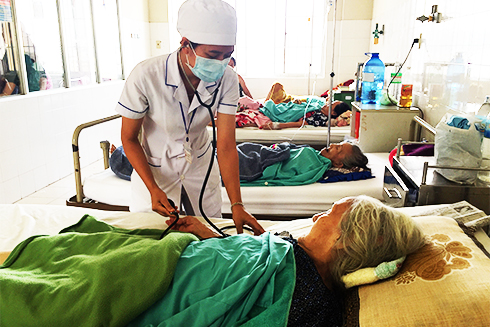 Thay thành công 2 khớp háng cho cụ bà 91 tuổi