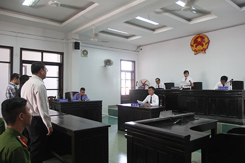 Trộm cắp lấy tiền mua ma túy