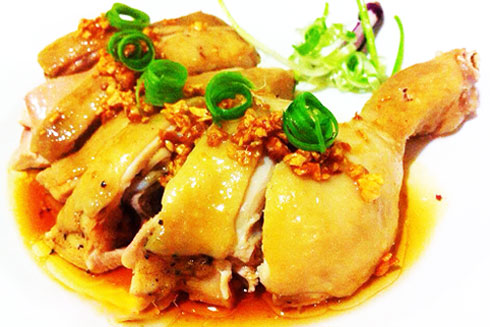 Gà hấp ngũ vị thơm lừng góc bếp