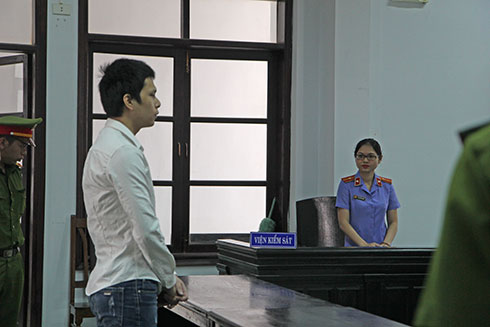 Đang trong thời gian thử thách lại phạm tội mới