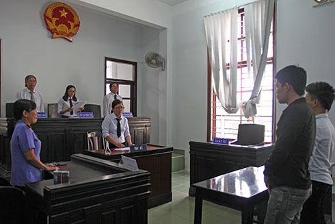 Nhóm trộm cắp, tiêu thụ xe máy lãnh án