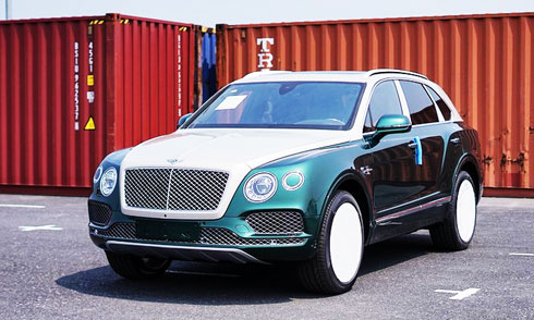 Cận cảnh Bentley Bentayga Onyx Edition đầu tiên về Việt Nam