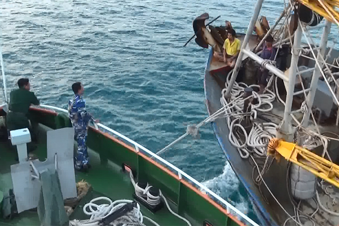 Bộ đội Biên phòng tỉnh Khánh Hòa cứu hộ tàu cá gặp nạn trên biển