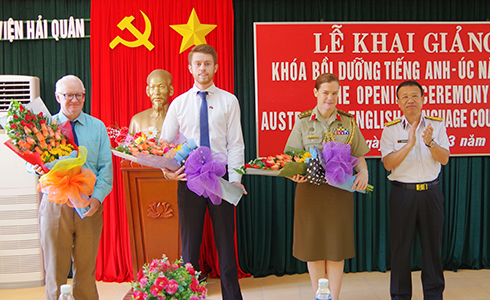 Khai giảng Chương trình bồi dưỡng tiếng Anh do Australia hỗ trợ
