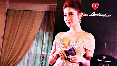 Điện thoại Lamborghini 55 triệu đồng gia nhập thị trường Việt