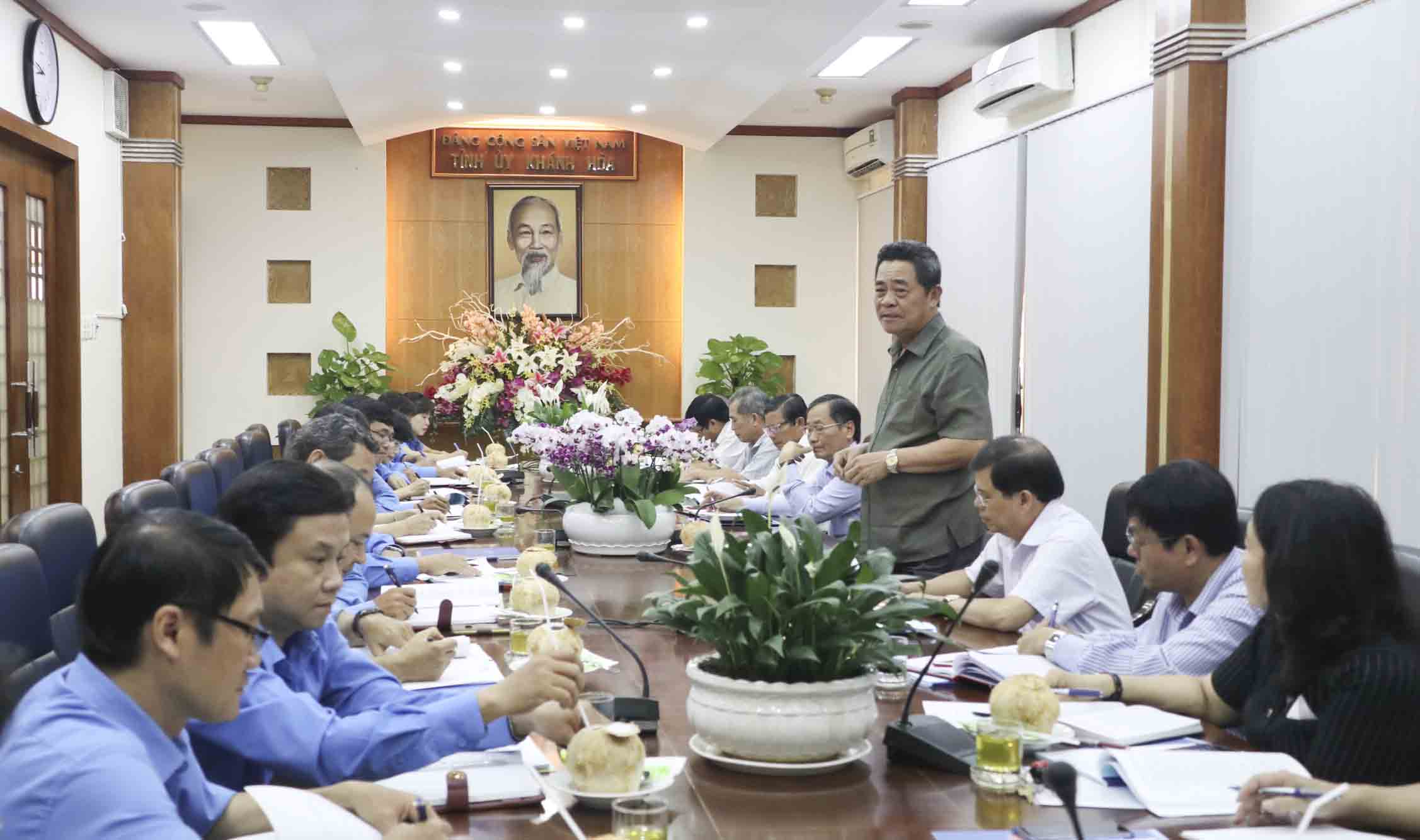 Quang cảnh buổi làm việc