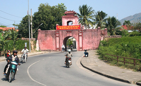 Cổng thành Diên Khánh. 