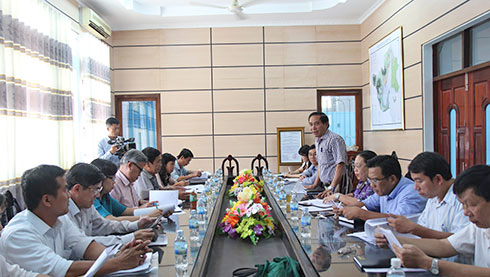 Lãnh đạo UBND TP. Cam Ranh kiến nghị với đoàn giám sát.