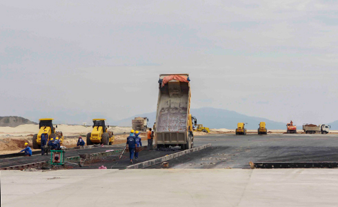 Công trình đường băng số 2 hoàn thành hơn 90% khối lượng xây dựng giai đoạn 1.