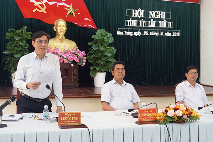 Các vị Thường trực Tỉnh ủy chủ trì hội nghị.