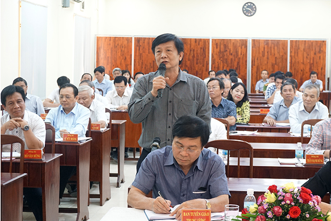 Ông Trần Sơn Hải - Ủy viên Ban Thường vụ Tỉnh ủy, Phó Chủ tịch Thường trực UBND tỉnh phát biểu ý kiến.