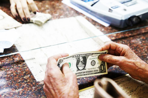 Tỷ giá ngoại tệ ngày 9/4: USD bất ngờ giảm nhẹ