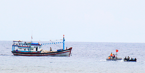 Tàu cá Khánh Hòa hoạt động tại ngư trường Trường Sa.