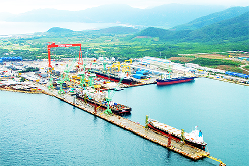 Toàn cảnh  Nhà máy tàu biển Hyundai Vinashin.