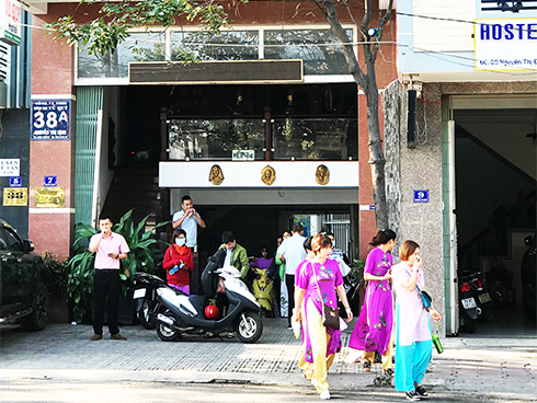 Lao động Trung Quốc núp bóng tour du lịch: Khó kiểm soát