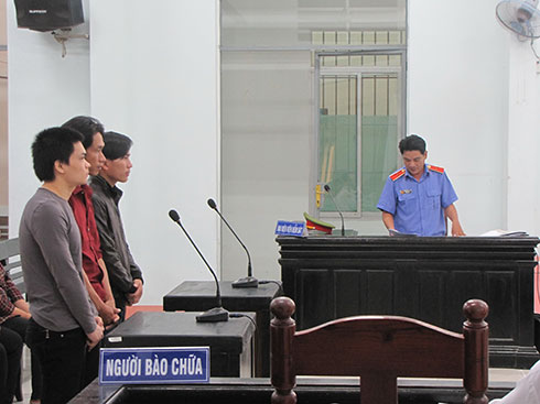 Đâm chết người... không chịu "bo" cho tiếp viên