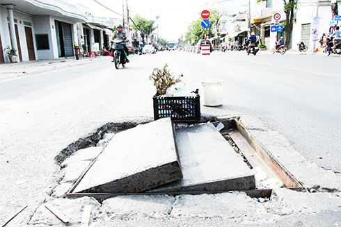 "Bẫy" giữa đường