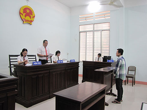 Vừa ra tù lại trộm tiếp