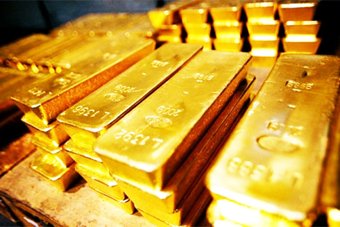 Đối đầu gay gắt, vàng treo trên đỉnh