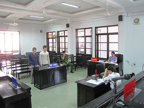 Bị phát hiện sau khi giật điện thoại